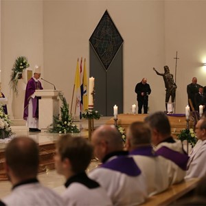 Nadbiskup Kutleša predvodio misno slavlje ispraćaja preminulog svećenika preč. Ivana Frkonje
